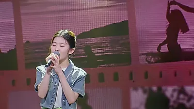 자막 걷어낸 '클린 무대' 윤윤서, '잃어버린 정' 목소리에만 집중했다