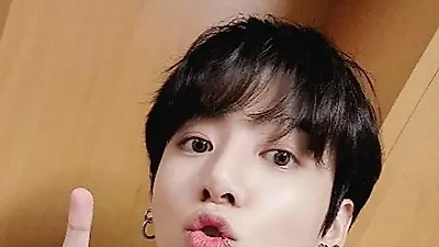 드레이크, BTS 정국 인스타그램 팔로우... '메이크 미 크라이' 배경음악 사용 이어 화제