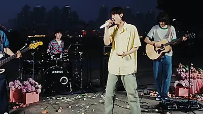 데뷔 1주년 맞은 밴드 AxMxP, 두 번째 미니 앨범 'HELLO AxMxP'로 전하는 청춘의 기록