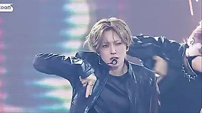 앤팀 후마, 'Good Boy' 무대 압도한 눈빛과 표정 연기