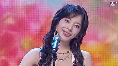 주니엘, 신곡 '푸른엔딩' 발표... 엠카운트다운서 컴백 무대 공개