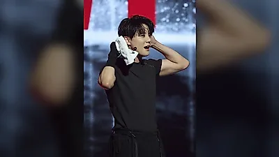 오사카 달군 김준수의 'GRAVITY' 투어, 붉은 머리 벗고 뮤지컬 '드라큘라'로 곧장 복귀
