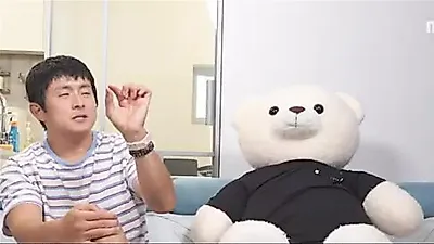 ‘나 혼자 산다’ 기안84, 구멍 난 양말도 직접 바느질…“버리기 아까워”