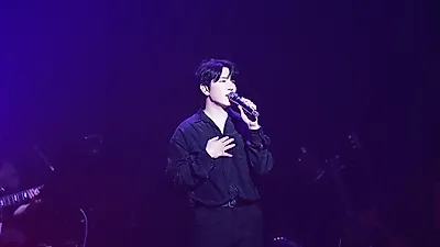 디셈버 DK, 부산서 먼데이 키즈와 듀엣 무대…'니가 좋아' 열창