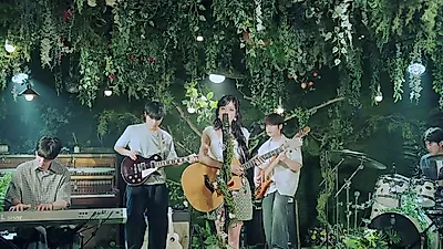 주니엘, 울창한 숲속에서 부른 '푸른 엔딩' 라이브 영상 공개