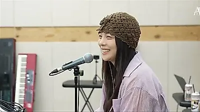 에일리, '에일리밴드' 결성 후 첫 무대 공개…신곡 작업 진행 중