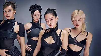 지수의 눈물로 채운 블랙핑크 10주년, 40명의 팬과 나눈 15년의 진심