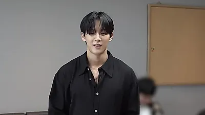 'Icy & Spicy' 무대 뒤 반전 매력, 비투비 이민혁(HUTA)의 음악방송 비하인드 공개