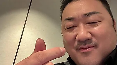 마동석, 부친상 한 달 만에 손하트…'늙크크' 미소로 안부
