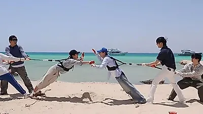 이특·신동·지성, 이집트 사막서 '왕자' 자리 두고 계급 전쟁