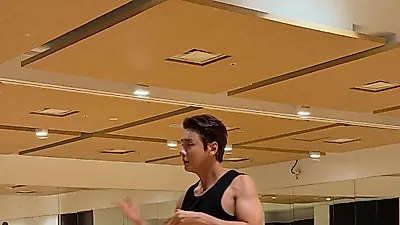 "연습실 문 마지막에 닫는 배우" 윤시윤, 뮤지컬 '그날들' 무영으로 향하는 몰입