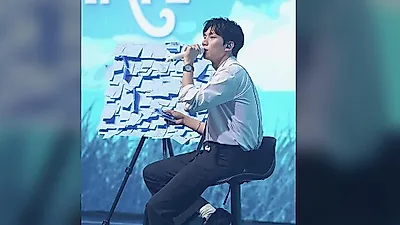 빅스 혁, 전역 후 첫 팬미팅서 자작곡 무대 선보여…“팬들은 큰 선물”