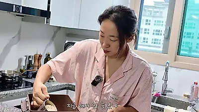 "엄마는 보통 사람 인생의 세 배를 살았다" 배우 이미도가 어머니의 카메라로 담은 진심