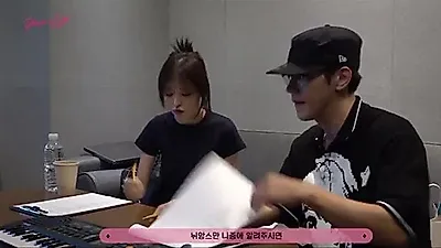 준케이X웬디 'Your Lips' 녹음실 비하인드…보컬 합 맞춘 순간