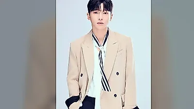 뷔, 일본 인기 랭킹 276주 연속 1위…2위와 247만 표 격차
