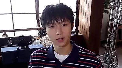 싸이커스 현우, 'Spyder' 커버 촬영장서 신발 끈에 쩔쩔…무대 밖 소년미