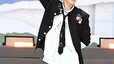 휘브, 여름의 청량함 담은 미니 2집 '체리 파이' 8월 5일 발매