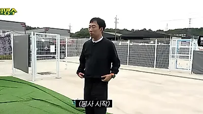 박명수, 반려견 카라와 유기견 봉사 현장 방문…9월 11일 '할명수' 복귀 앞두고 공개된 일상
