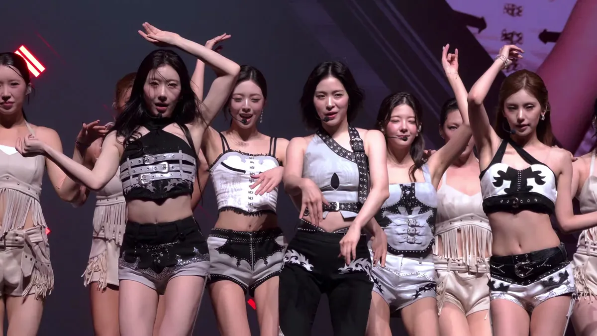 ITZY, 방콕 임팩트 아레나 달군 ‘TUNNEL VISION’…믿지 영상 이벤트까지