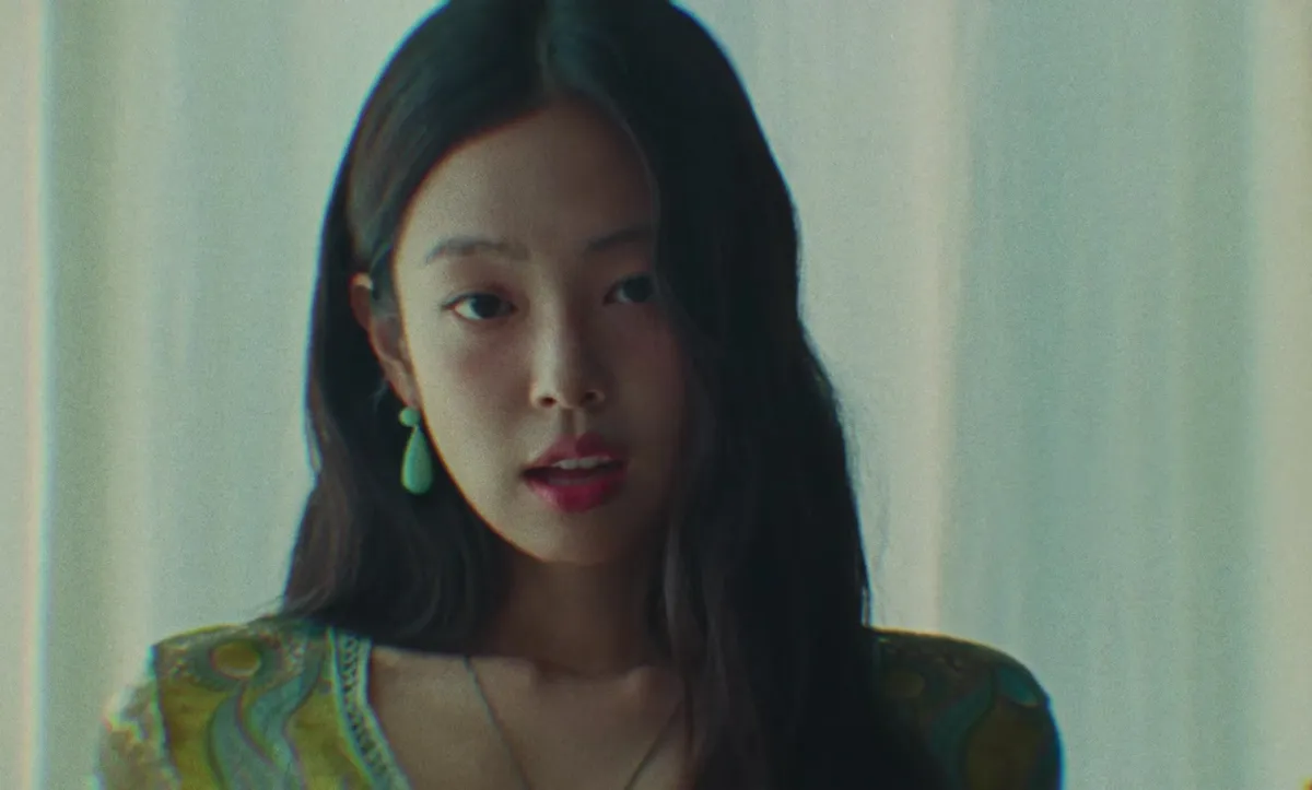 제니, 147초 꽉 채운 'Less than a Lover' 퍼포먼스 영상 공개