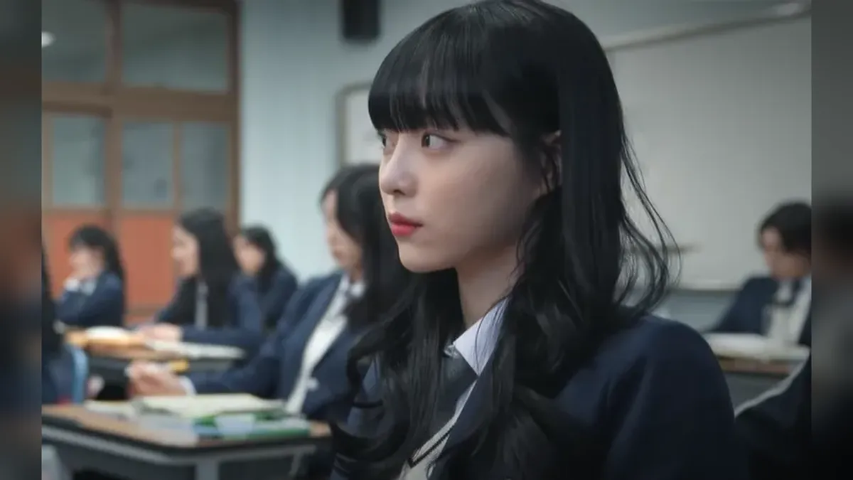 배우 송예빈, 강렬한 레드 톤 화보 공개…걸그룹 센터에서 지상파 주연까지