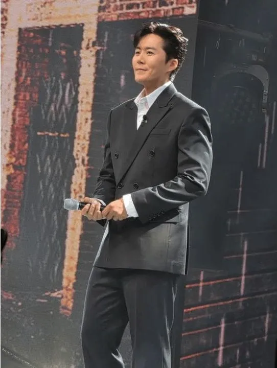음주운전 사고 4년 만의 복귀, 이루 '까만 안경' 열창하며 전한 참회