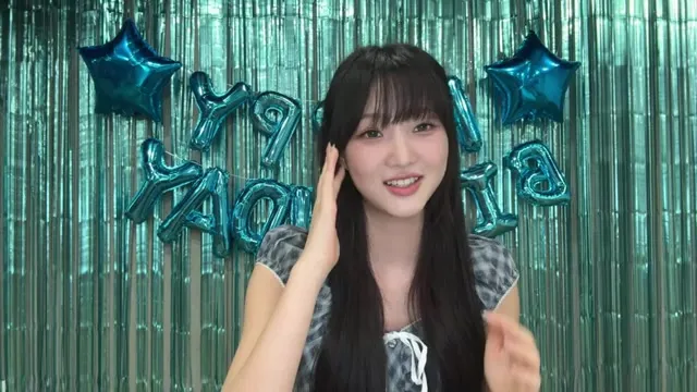 "진짜 감동이다" USPEER 시안, 멤버 로아가 준비한 깜짝 하트 조명 선물에 눈물