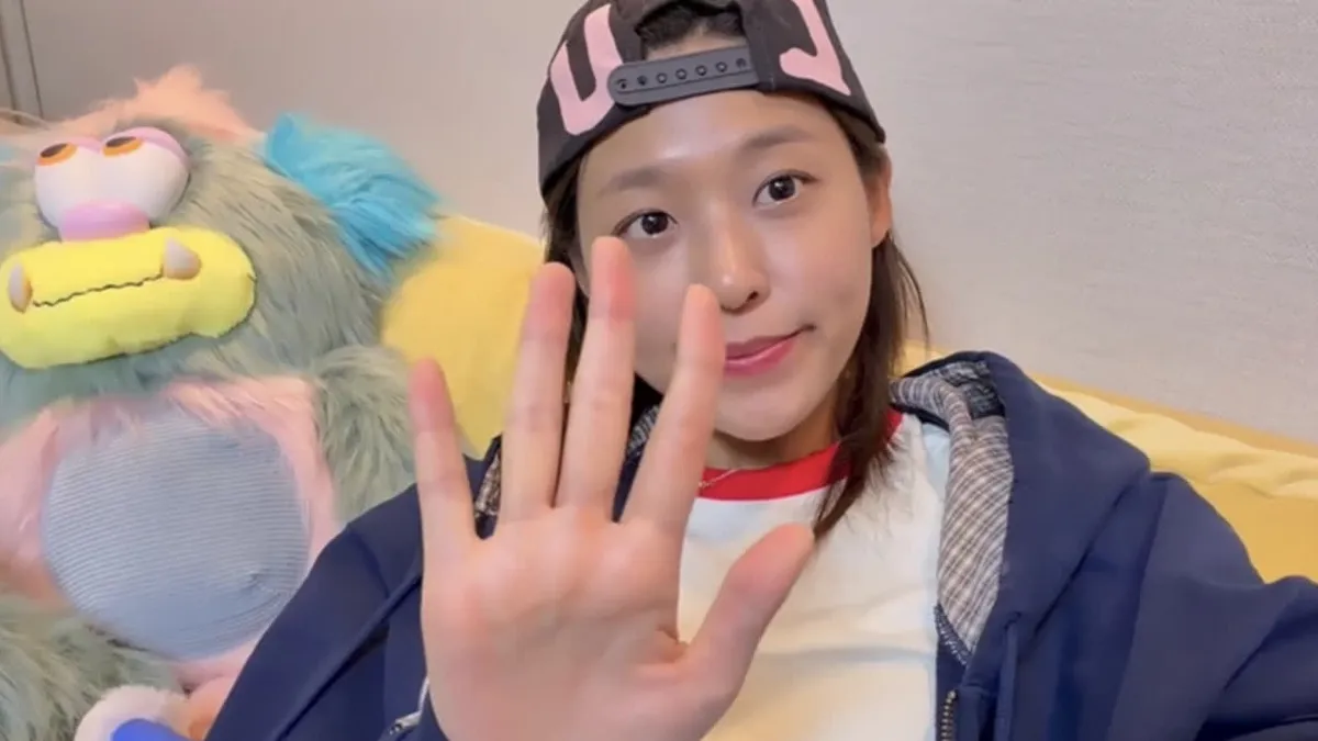 Kim Seol-hyun Shares Daily Life Through Cactus Repotting Vlog