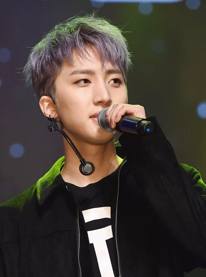 데뷔 10년 만의 첫 솔로 콘서트 개최한 후이, 신곡 'BINGO' 라이브 최초 공개