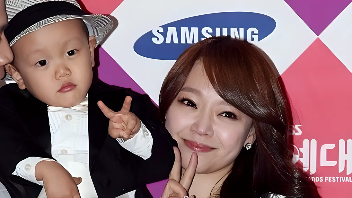 김소현 아들 손주안, 정장 입고 공연장서 드럼 스틱 잡았다
