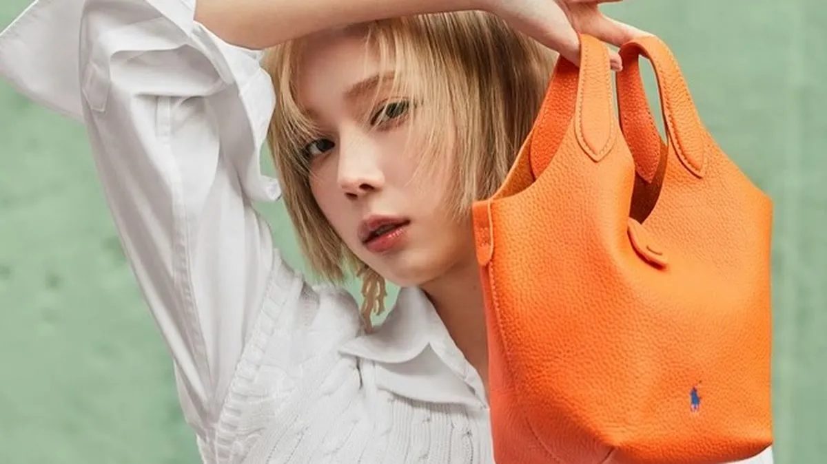 디올 윈터 컬렉션 입은 엑소 세훈, 베이지 수트 차림 근황 공개