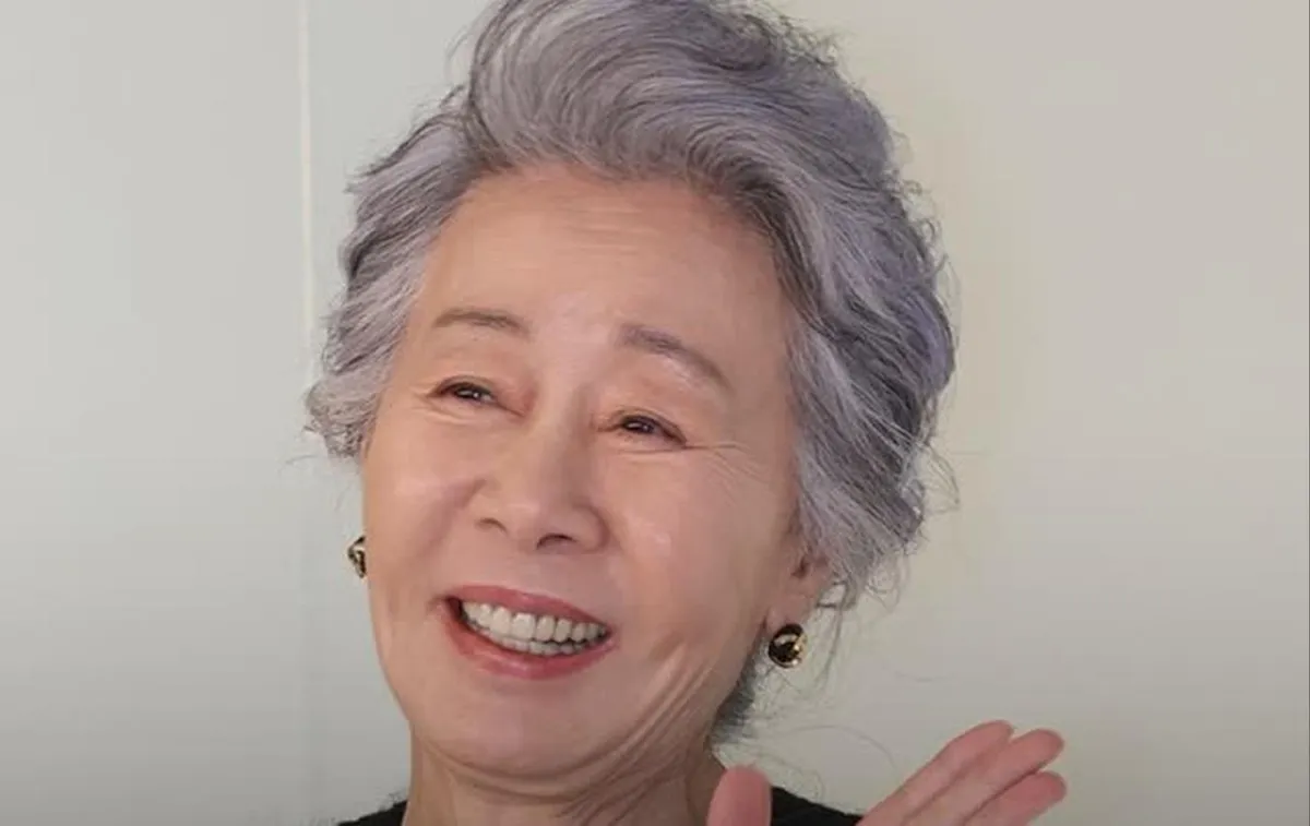 윤여정, 에미상 여우조연상 후보 지명…'성난 사람들 2'로 오스카 이어 또 도전