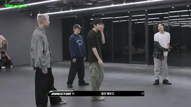 NCT 127 ‘Blingy’ 연습실 공개…10주년에도 각도·타이밍 맞췄다