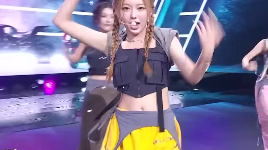 아워벌스데이, 'HUNGRY (Side B)'로 선보인 KBS 뮤직뱅크 무대