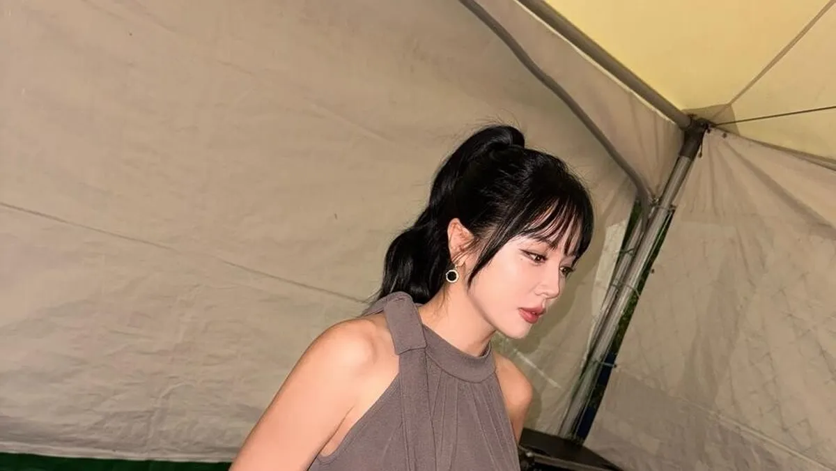 홍진영 “검은색만 입는다고 혼내서”…세종 공연 전 브라운 원피스