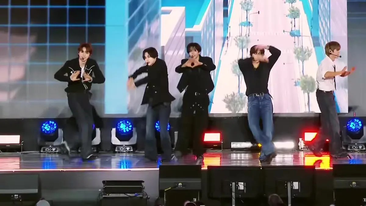 라이즈, VLF서 ‘Fly Up’…“틀린 건 없어”로 채운 무대