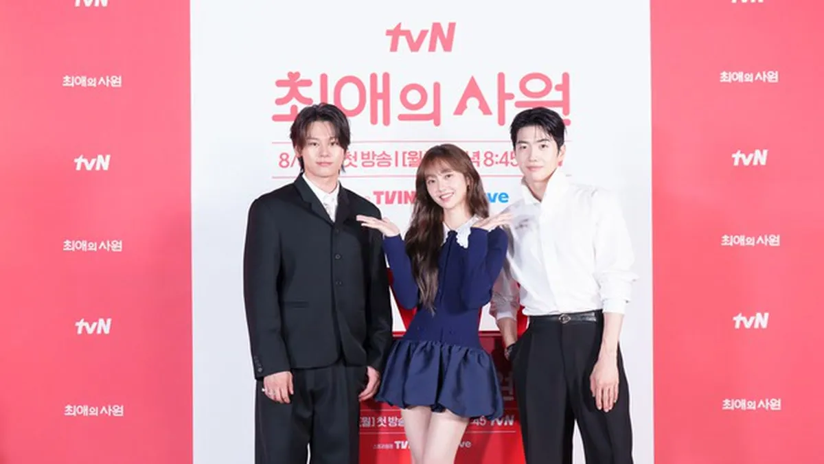 '최애의 사원' 김혜준, 데뷔 11년 만의 첫 로코 도전... 강훈·차우민과 삼각관계