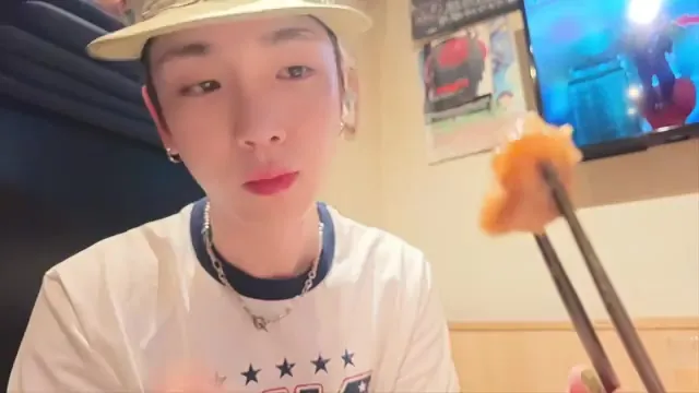 몬자야키 먹방부터 토이 스토리 5까지, 샤이니 키의 일상 담은 '에바키' 공개