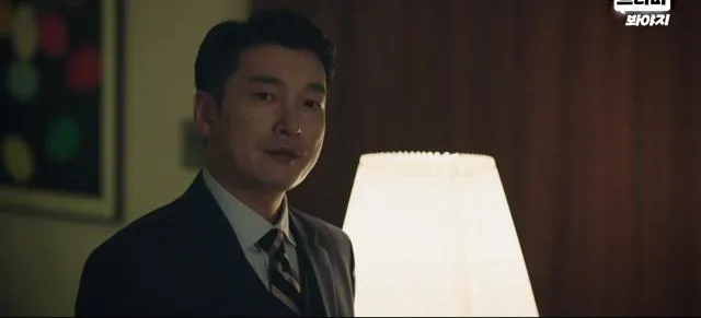 조승우, '라이프' 병원 한복판서 의사들과 숨 막힌 기싸움