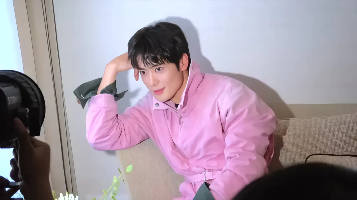 NCT 재현, 프라다 핑크로 물든 W 코리아 화보 촬영 현장 공개