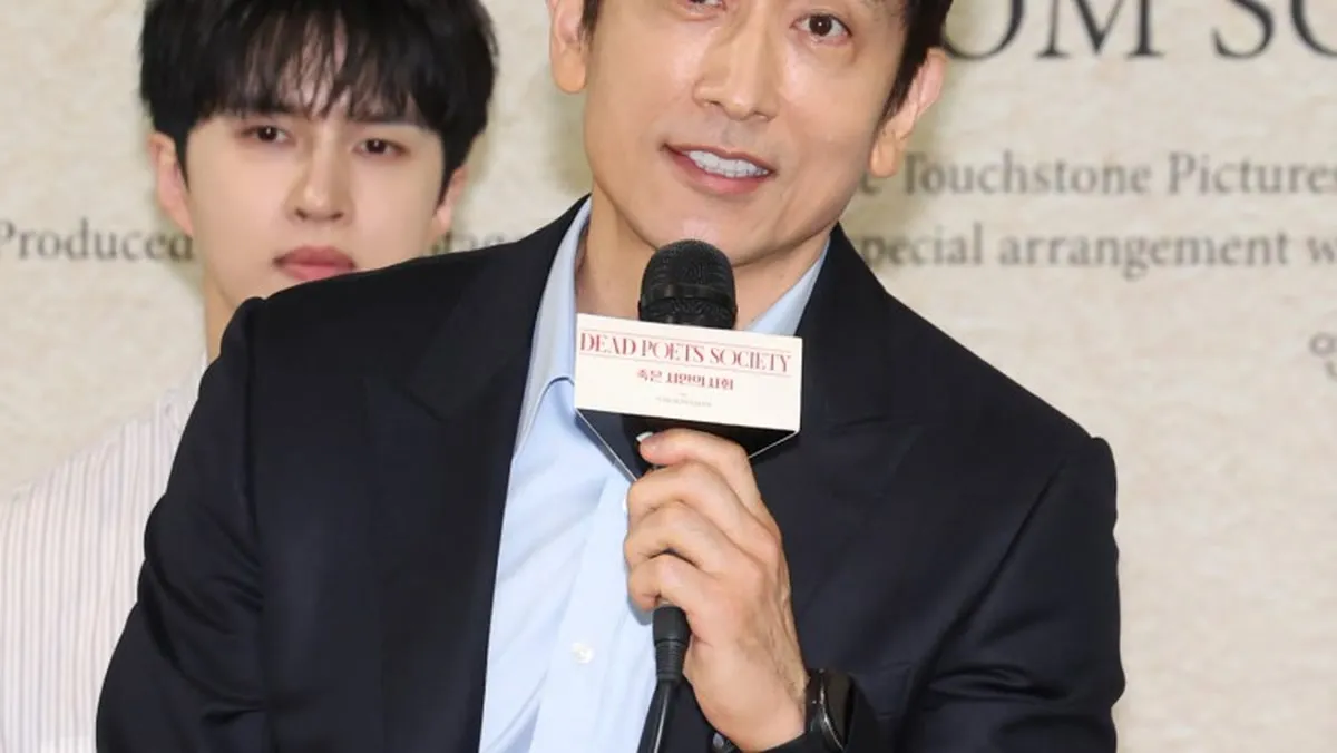 차인표, 데뷔 34년 만의 첫 연극 도전…'죽은 시인의 사회' 주인공 낙점