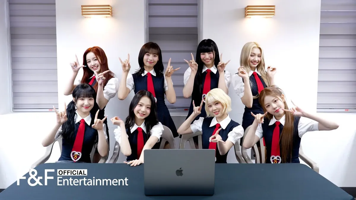 Las integrantes de UNIS posan para el contenido oficial de F&F Entertainment