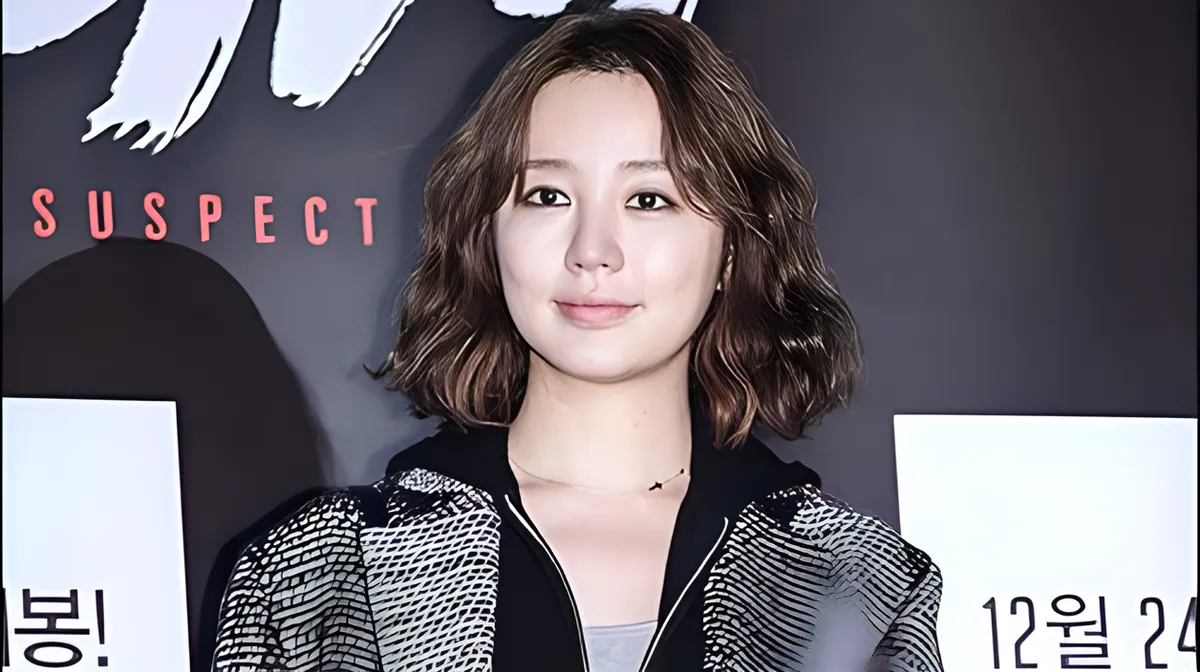 윤은혜 꽃다발 안고 온 채정안 시사회…'커피프린스' 19년 만의 재회