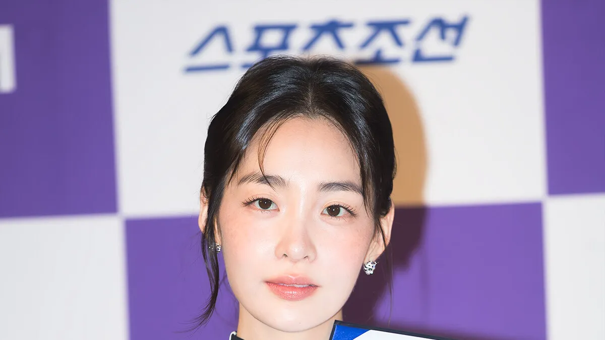 Kim Min-ha Poses at the 4th Blue Dragon Series Awards Handprinting Event