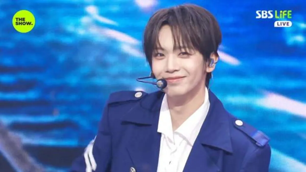 AHOF Delivers Refreshing 'RUN TO YOU' Comeback Stage in Marine Looks on SBS Life 'The Show'