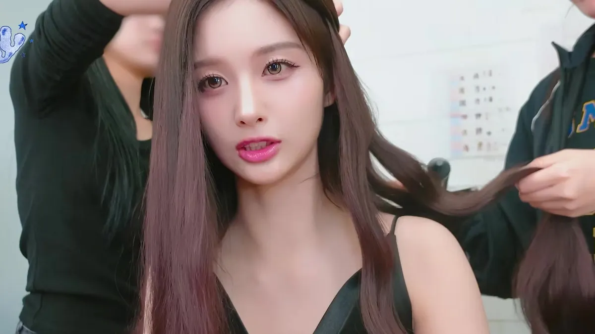 NMIXX 설윤, 광고 촬영장 비하인드 공개…'아이시떼쿠타사이' 연상시키는 비주얼