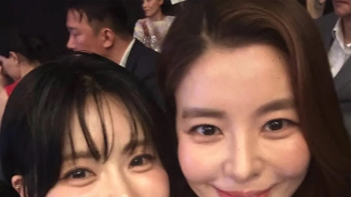 배우 김규리, DJ소다와 시상식 투샷 공개... '여고괴담' 신인상 스타의 반가운 근황