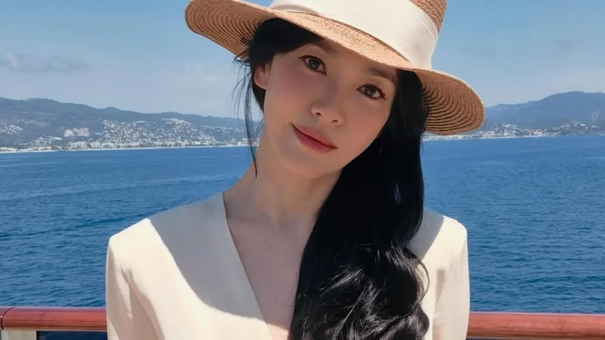 송혜교, 14년 UAA와 작별 후 신생 기획사 합류 유력...차기작은 넷플릭스 시리즈
