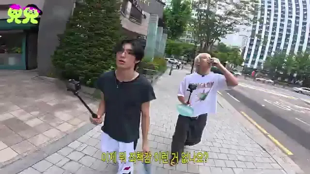 "연습생 때 포기하고 싶었다" 컴백 앞둔 아이돌의 무계획 마포구 놀이터 탈출기